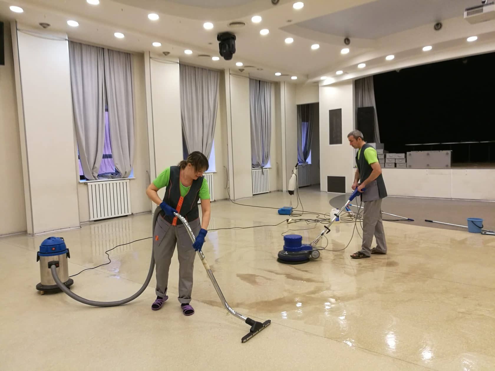 Уборка коттеджей после ремонта: этапы, особенности и профессиональный подход